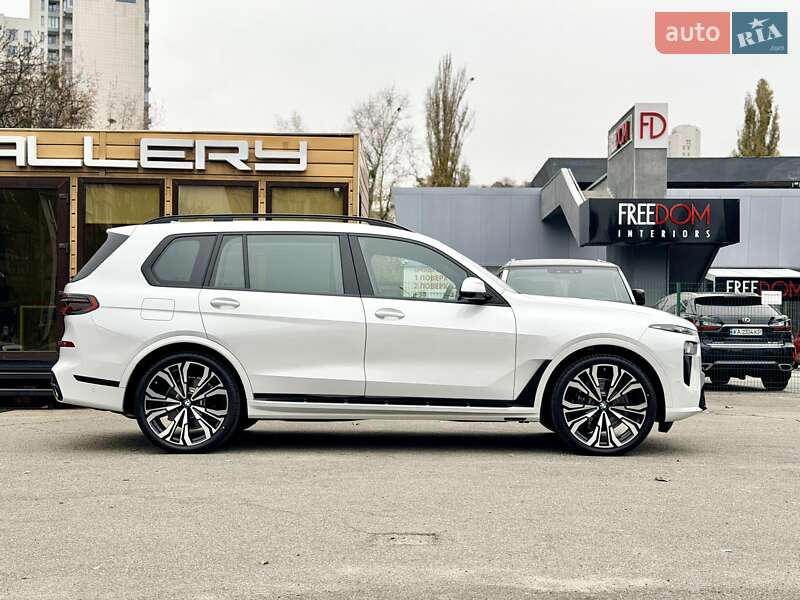 Внедорожник / Кроссовер BMW X7 2024 в Киеве