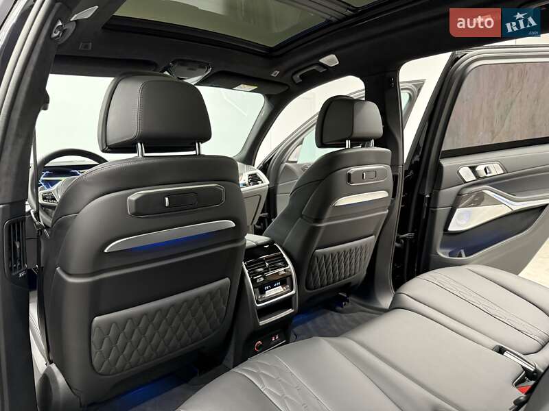 Внедорожник / Кроссовер BMW X7 2023 в Киеве