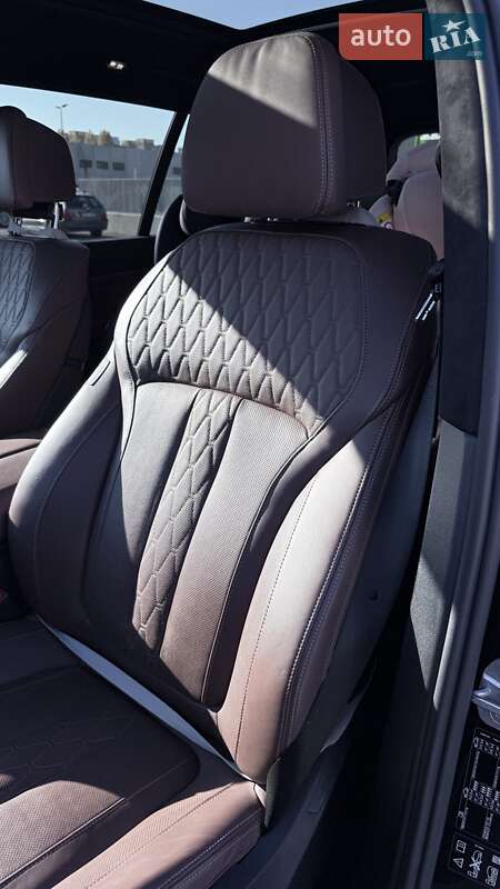 Внедорожник / Кроссовер BMW X7 2020 в Ровно