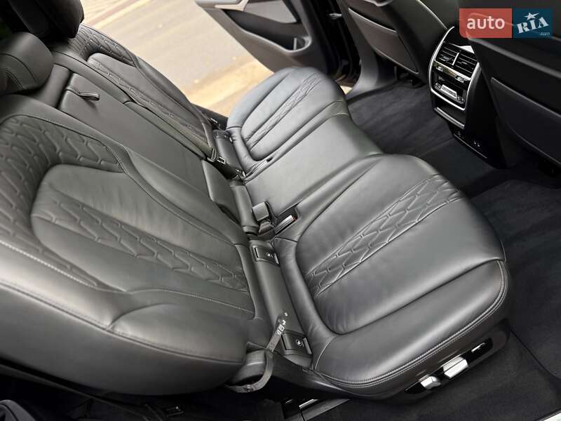 Внедорожник / Кроссовер BMW X7 2021 в Одессе