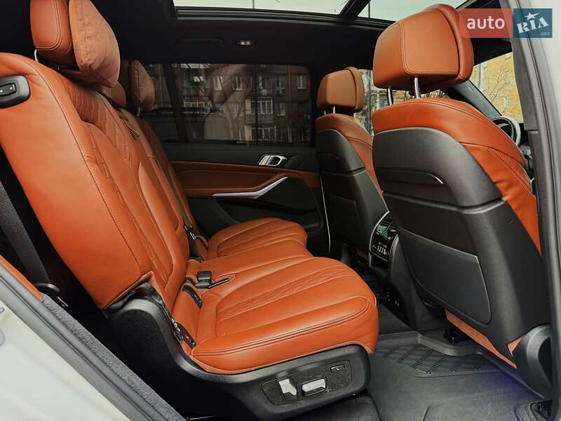 Внедорожник / Кроссовер BMW X7 2022 в Киеве