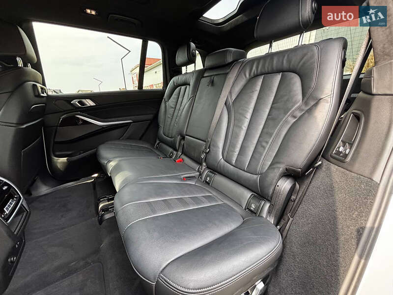 Внедорожник / Кроссовер BMW X7 2020 в Луцке