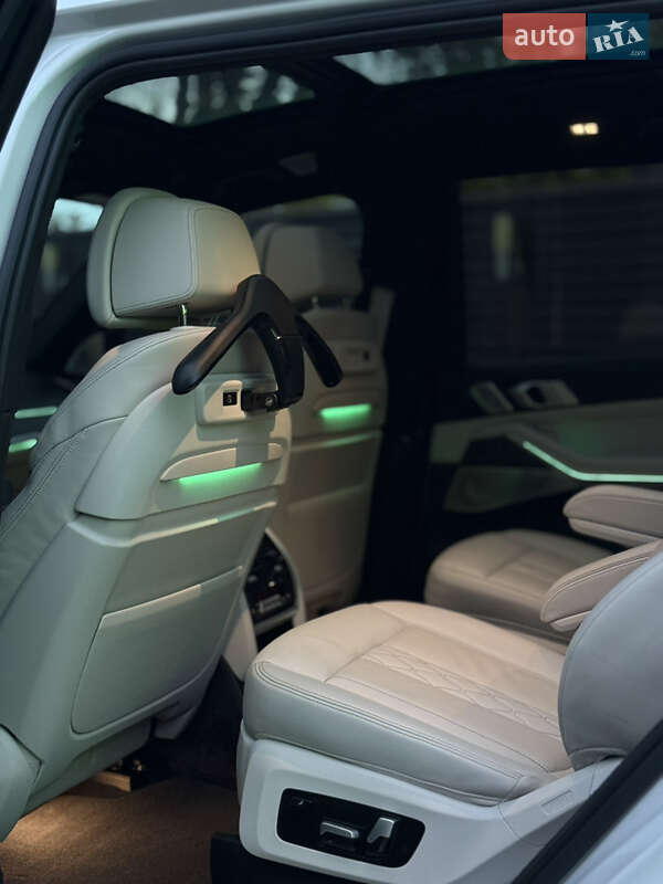 Внедорожник / Кроссовер BMW X7 2020 в Одессе