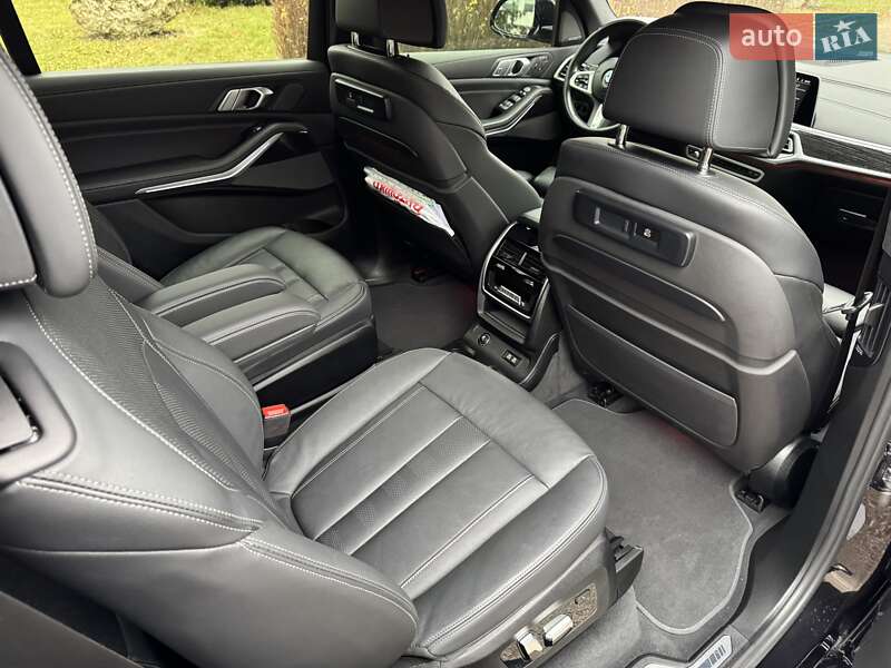 Внедорожник / Кроссовер BMW X7 2019 в Киеве