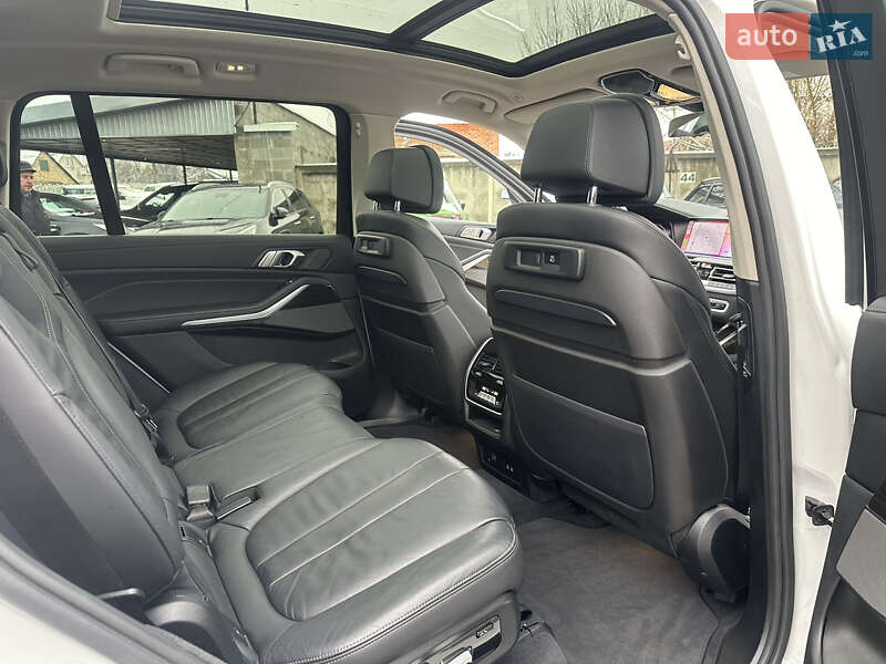 Внедорожник / Кроссовер BMW X7 2019 в Владимире