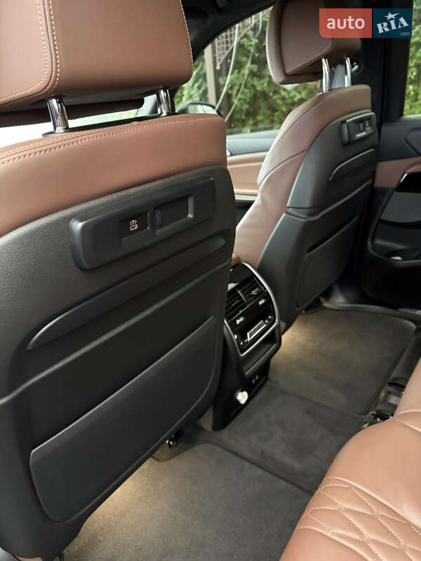 Внедорожник / Кроссовер BMW X7 2021 в Коростене