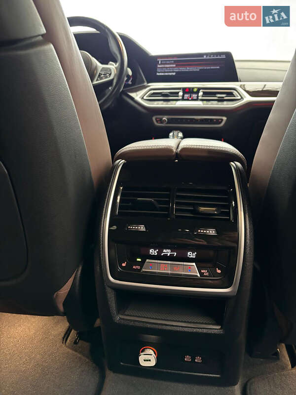 Внедорожник / Кроссовер BMW X7 2021 в Коростене