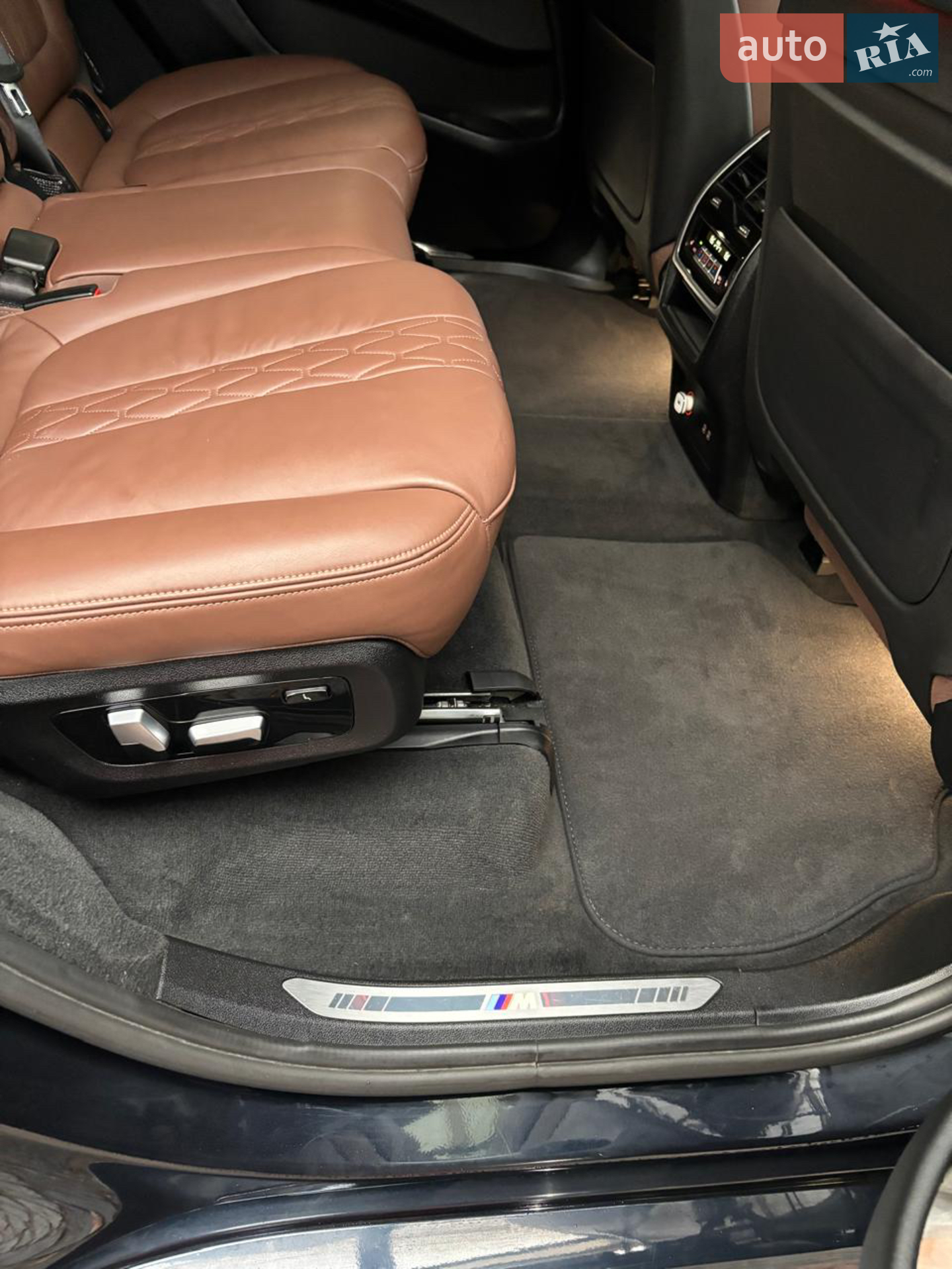 2021 BMW X7 - мініатюра 34