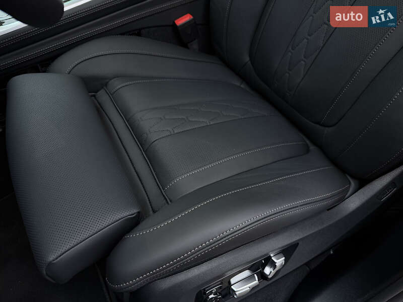 Внедорожник / Кроссовер BMW X7 2025 в Киеве