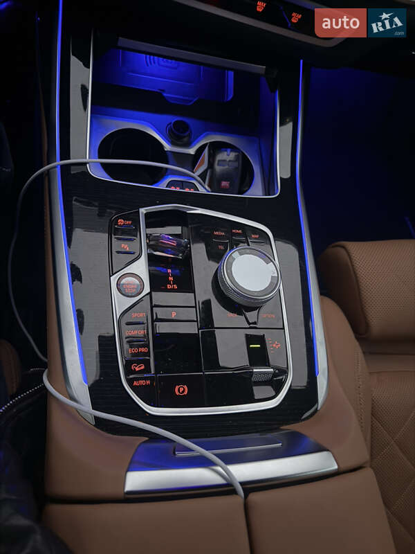 Внедорожник / Кроссовер BMW X7 2025 в Киеве