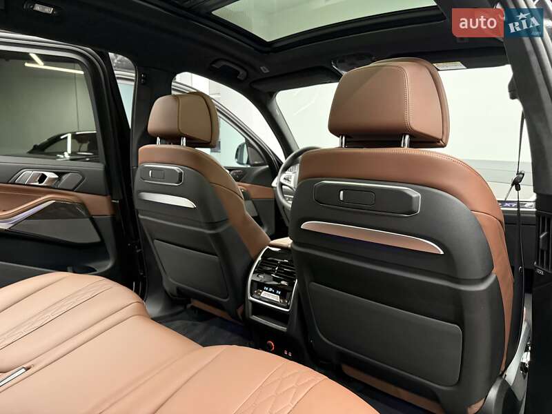 Внедорожник / Кроссовер BMW X7 2023 в Киеве