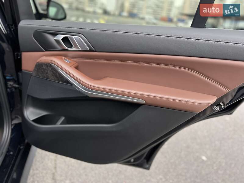 Позашляховик / Кросовер BMW X7 2021 в Києві