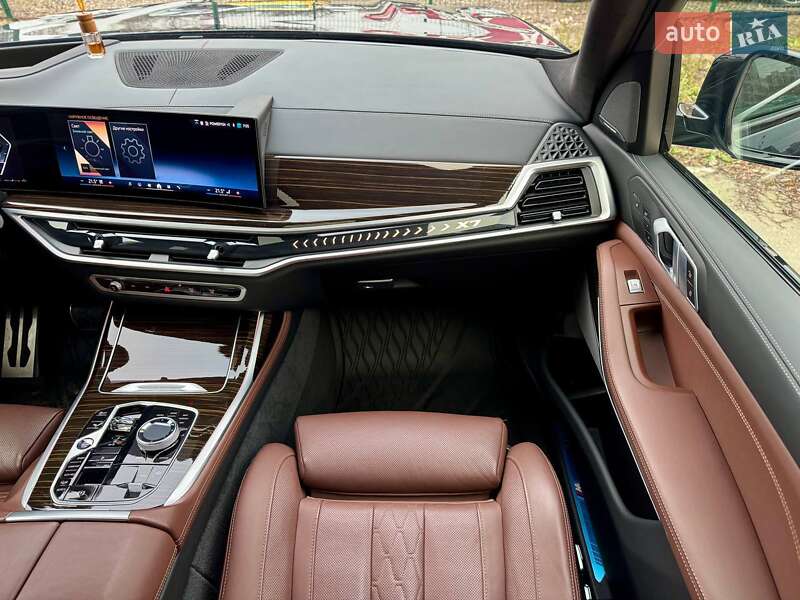 Внедорожник / Кроссовер BMW X7 2023 в Киеве
