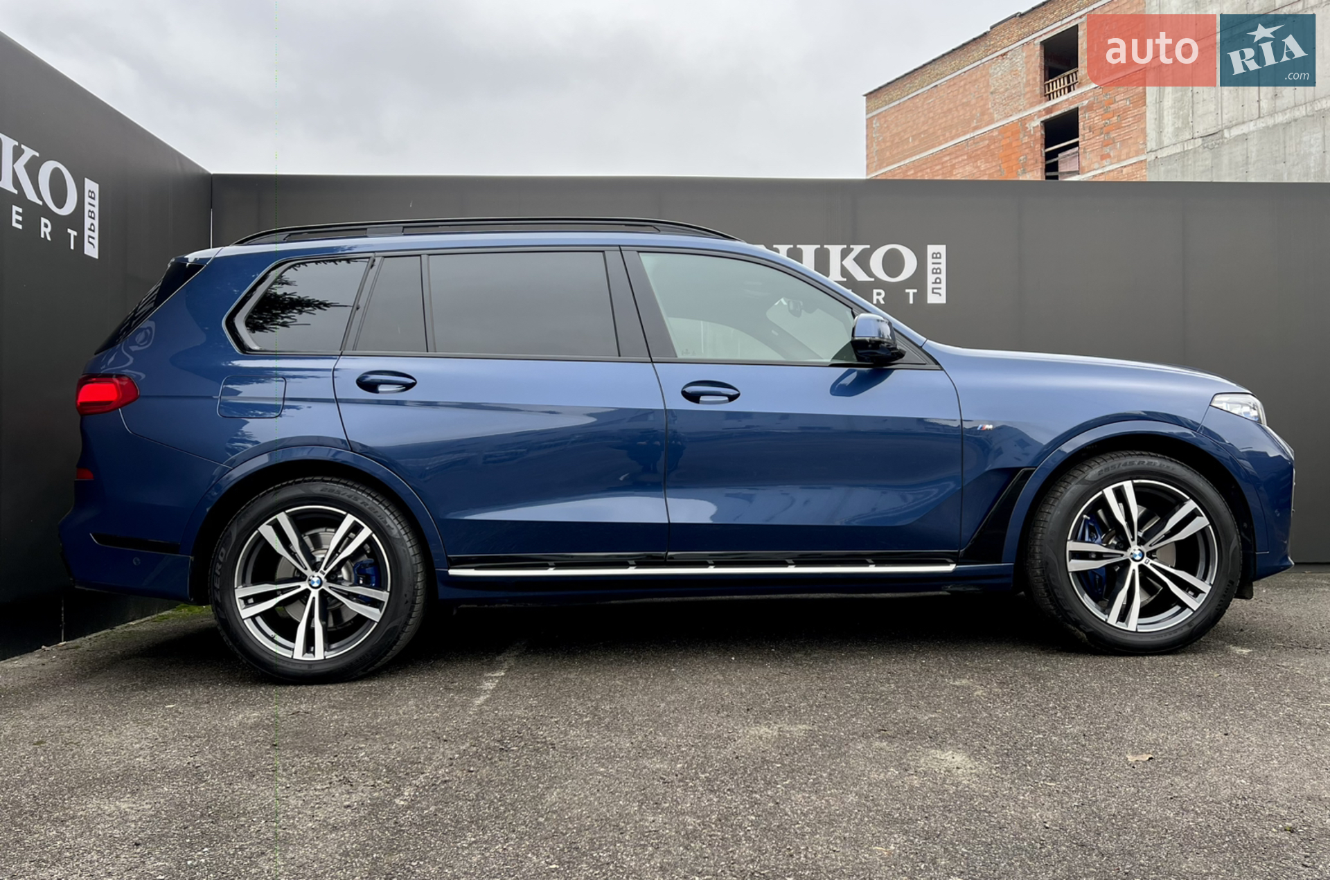 2021 BMW X7 - мініатюра 8