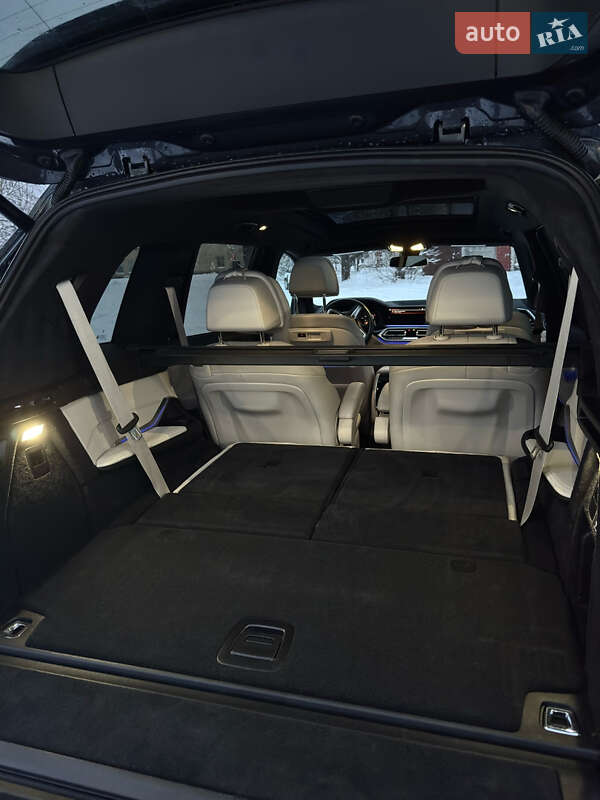 Внедорожник / Кроссовер BMW X7 2021 в Киеве