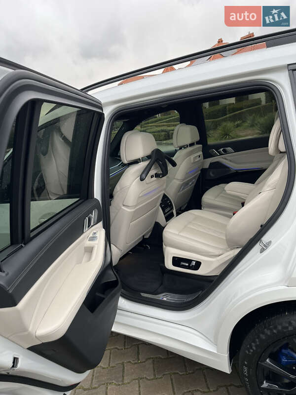 Внедорожник / Кроссовер BMW X7 2020 в Одессе