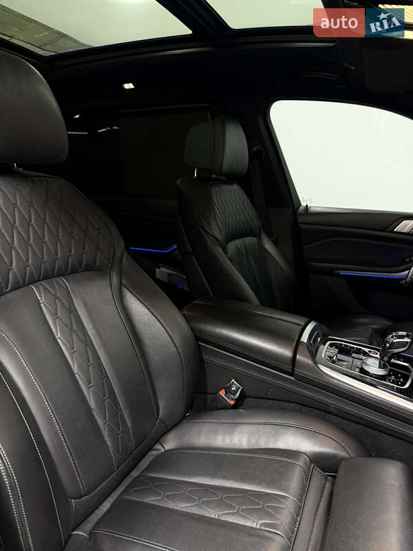 Внедорожник / Кроссовер BMW X7 2022 в Одессе