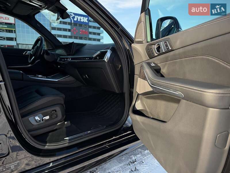 Внедорожник / Кроссовер BMW X7 2024 в Киеве