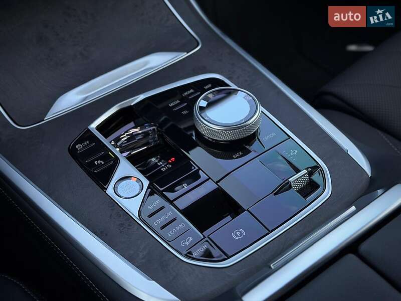 Внедорожник / Кроссовер BMW X7 2024 в Киеве