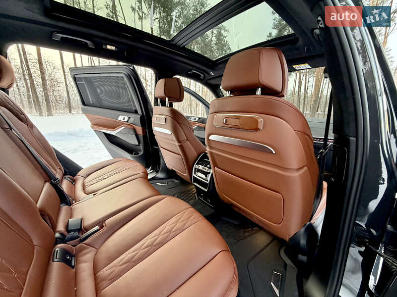 Внедорожник / Кроссовер BMW X7 2024 в Житомире