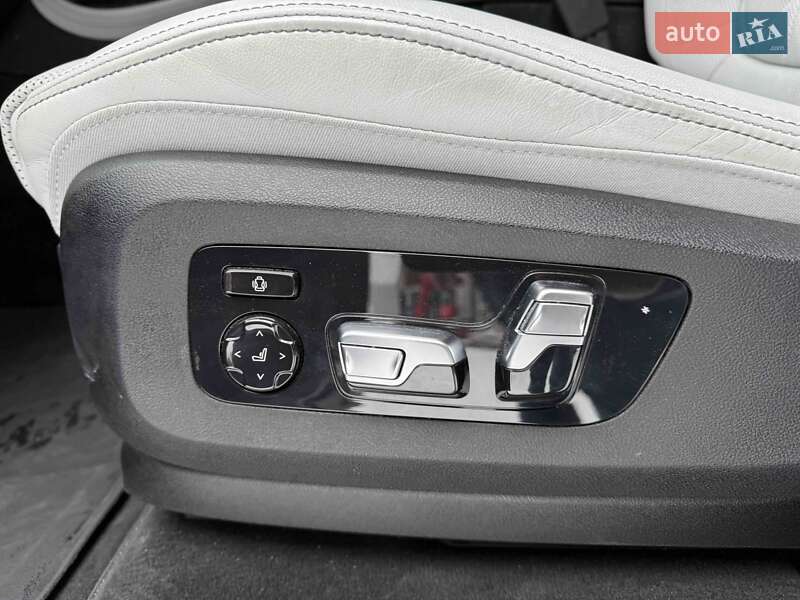 Внедорожник / Кроссовер BMW X7 2024 в Львове