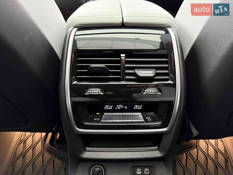 Внедорожник / Кроссовер BMW X7 2024 в Львове