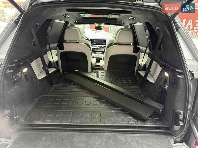 Внедорожник / Кроссовер BMW X7 2024 в Львове