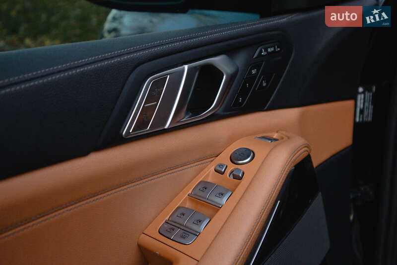 Внедорожник / Кроссовер BMW X7 2021 в Киеве