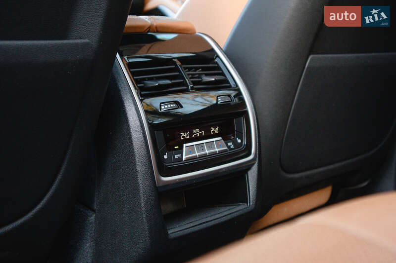 Внедорожник / Кроссовер BMW X7 2021 в Киеве