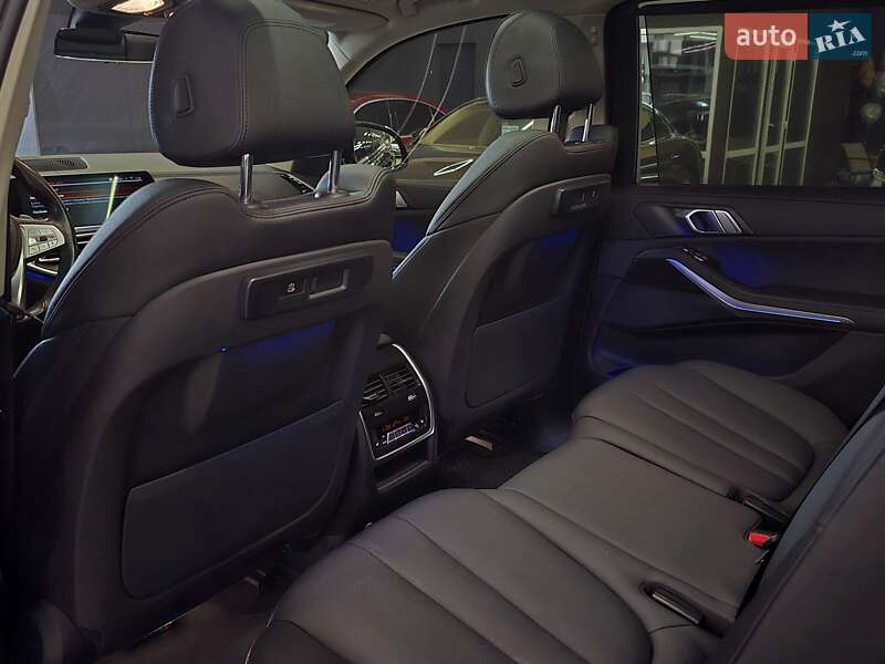 Внедорожник / Кроссовер BMW X7 2021 в Николаеве