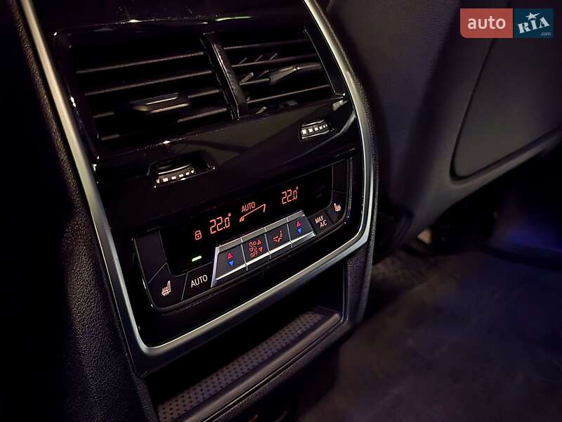 Внедорожник / Кроссовер BMW X7 2021 в Николаеве