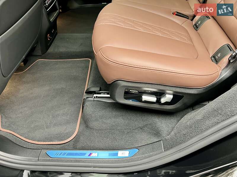 Внедорожник / Кроссовер BMW X7 2022 в Киеве