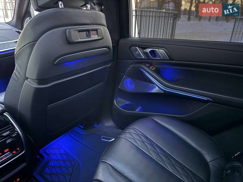 Внедорожник / Кроссовер BMW X7 2022 в Хмельницком