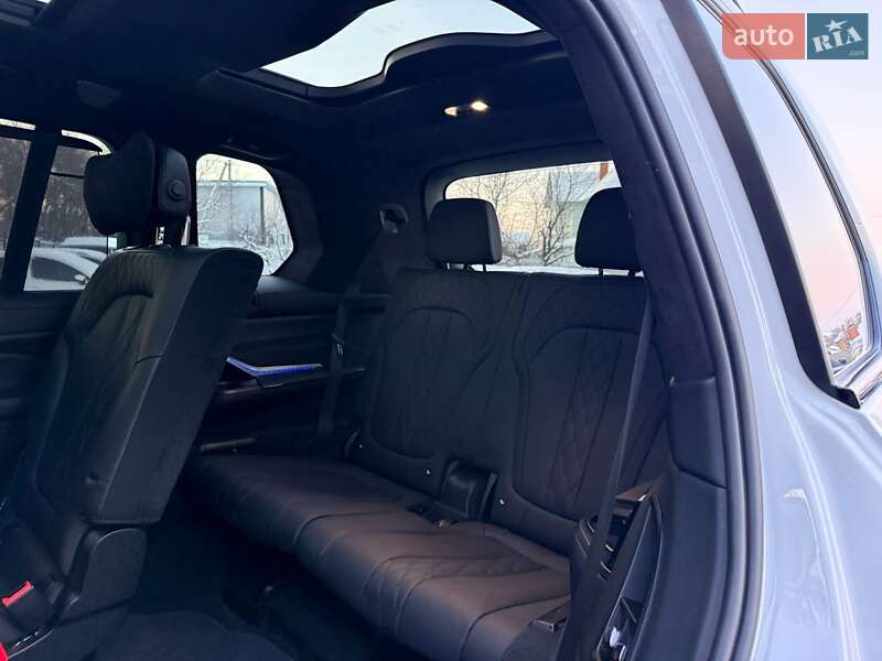 Внедорожник / Кроссовер BMW X7 2022 в Хмельницком