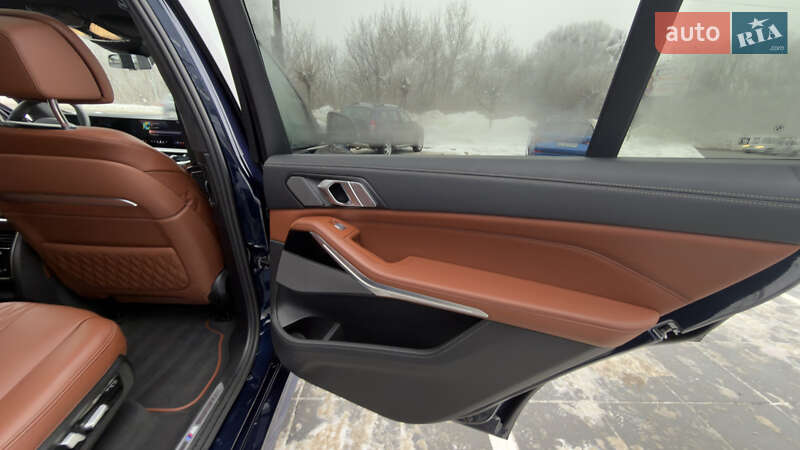 Внедорожник / Кроссовер BMW X7 2025 в Луцке