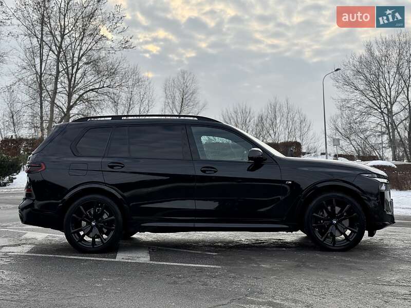 Внедорожник / Кроссовер BMW X7 2023 в Киеве