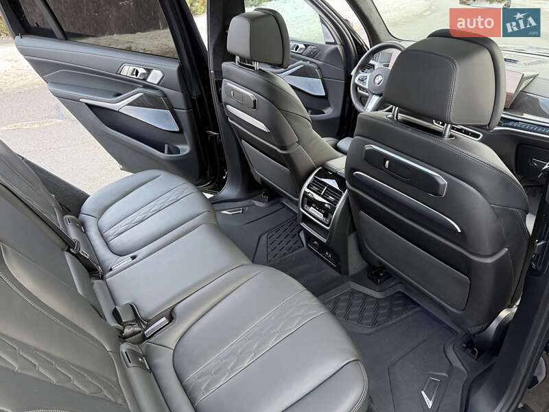 Внедорожник / Кроссовер BMW X7 2023 в Киеве