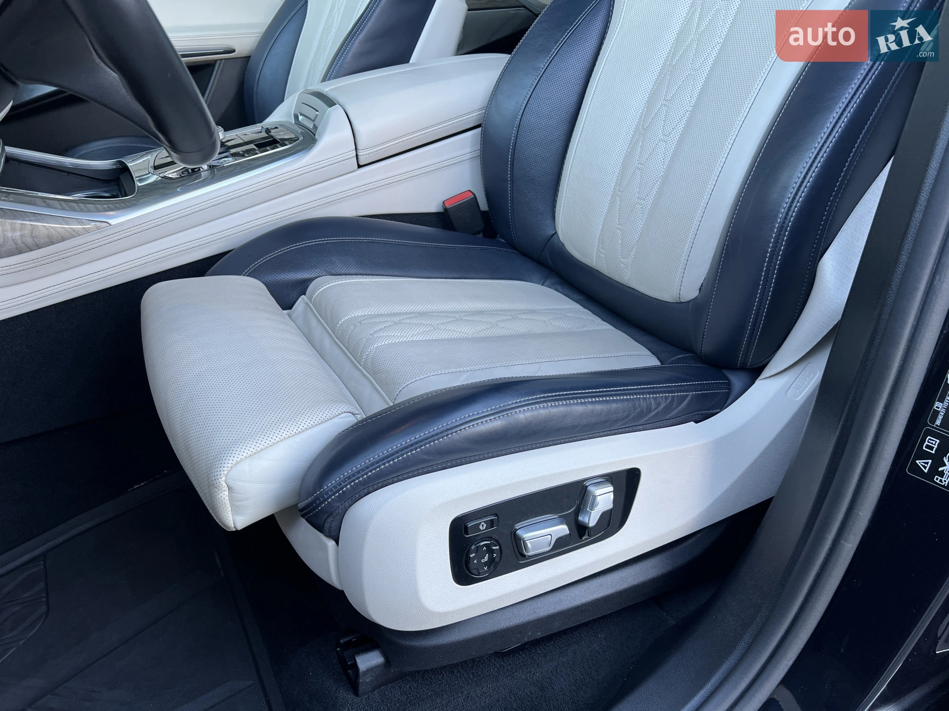 2020 BMW X7 - мініатюра 18