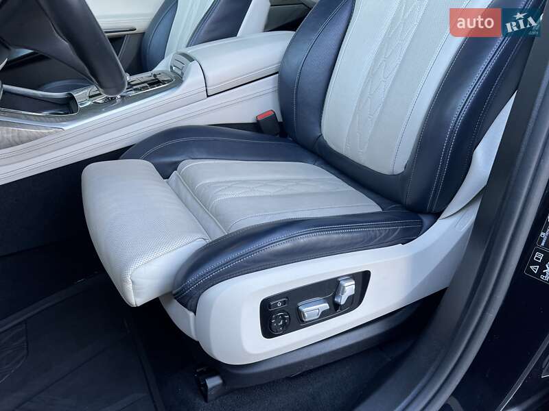 Внедорожник / Кроссовер BMW X7 2020 в Киеве