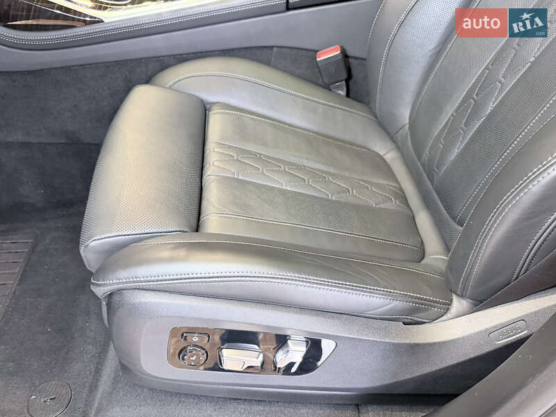 Внедорожник / Кроссовер BMW X7 2021 в Киеве