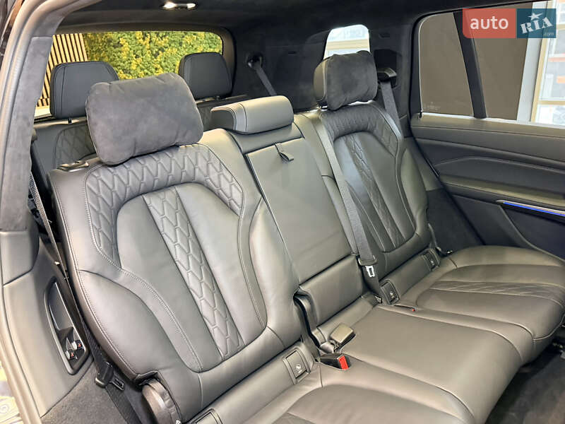 Внедорожник / Кроссовер BMW X7 2021 в Киеве