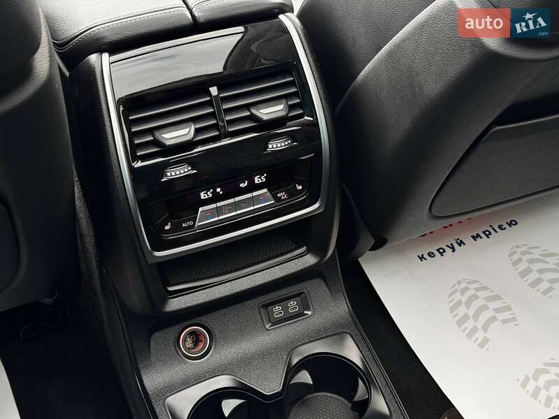 Внедорожник / Кроссовер BMW X7 2019 в Луцке