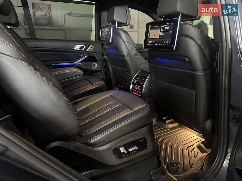 Внедорожник / Кроссовер BMW X7 2020 в Тернополе