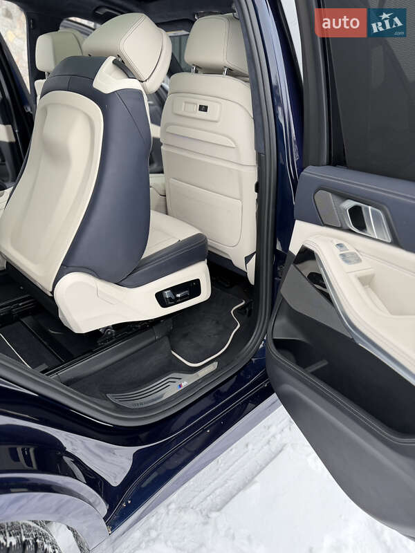 Внедорожник / Кроссовер BMW X7 2020 в Киеве