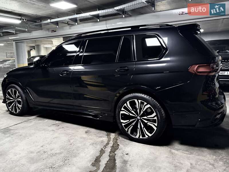 Внедорожник / Кроссовер BMW X7 2022 в Киеве