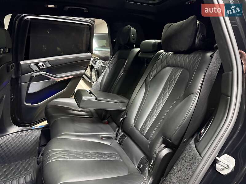 Внедорожник / Кроссовер BMW X7 2022 в Киеве