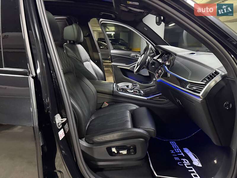 Внедорожник / Кроссовер BMW X7 2022 в Киеве