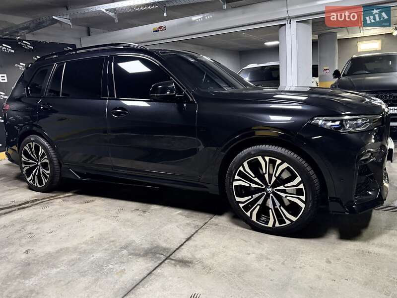 Внедорожник / Кроссовер BMW X7 2022 в Киеве