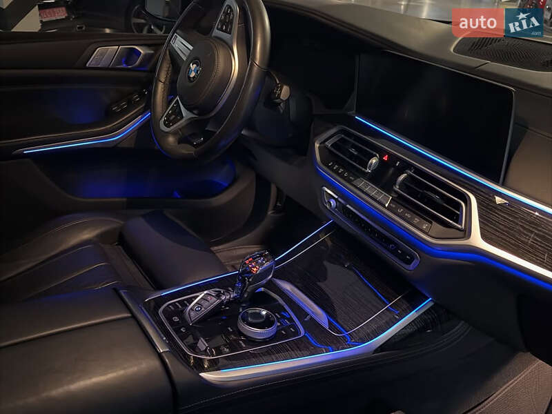 Внедорожник / Кроссовер BMW X7 2020 в Киеве