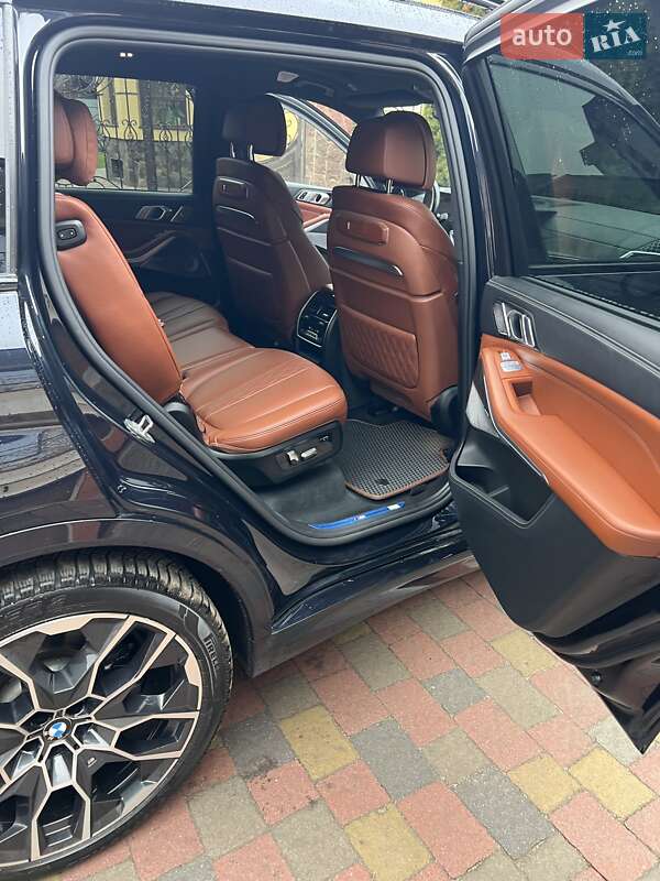 Внедорожник / Кроссовер BMW X7 2023 в Ужгороде